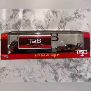 New! M2 Machines Tab 1969 Dodge L600 COE & Charger Daytona